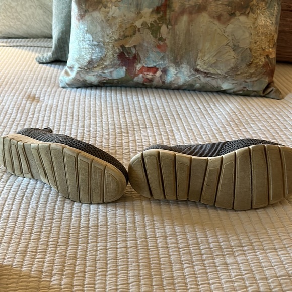 Knit Pull-On Sneakers by Chocolat Blu Women’s Size 8. - Picture 3 of 7